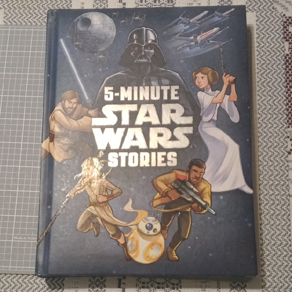 Disney Star Wars Illustrated Storybook - Black and Blue